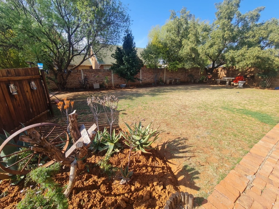 3 Bedroom Property for Sale in Langenhovenpark Free State